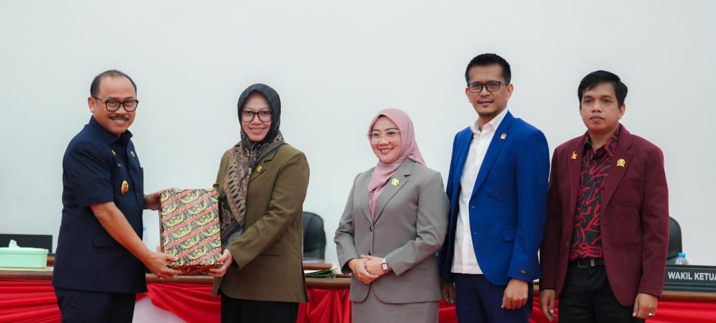 DPRD Sulbar Sahkan Pertanggungjawaban APBD 2024, Siapkan KUA-PPAS 2026
