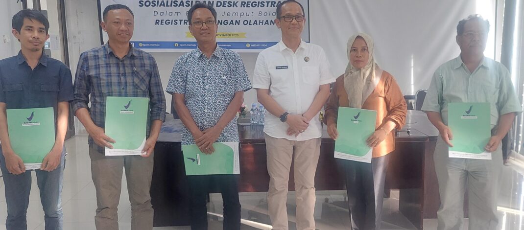 Dengan Motto Memberikan Pelayanan Sepenuh Hati Melebihi Harapan, BPOM Serahkan 5 Izin Edar Produk UMKM