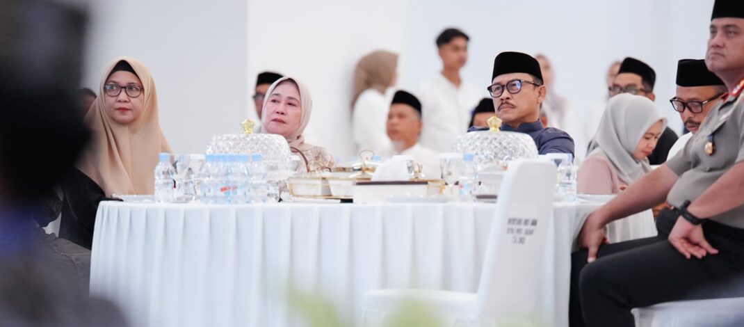 Bukan Sekadar Refleksi: Suhardi Duka dan Hj. Fatmawati Salim Tegaskan Ikatan Keluarga yang Tetap Terjaga