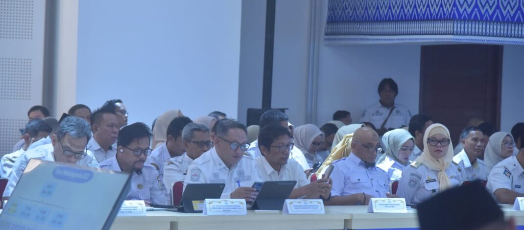 Rapat Pimpinan Pemprov Sulbar, Sekretariat DPRD Sulbar Siap Tingkatkan Kinerja Dalam Pelayanan