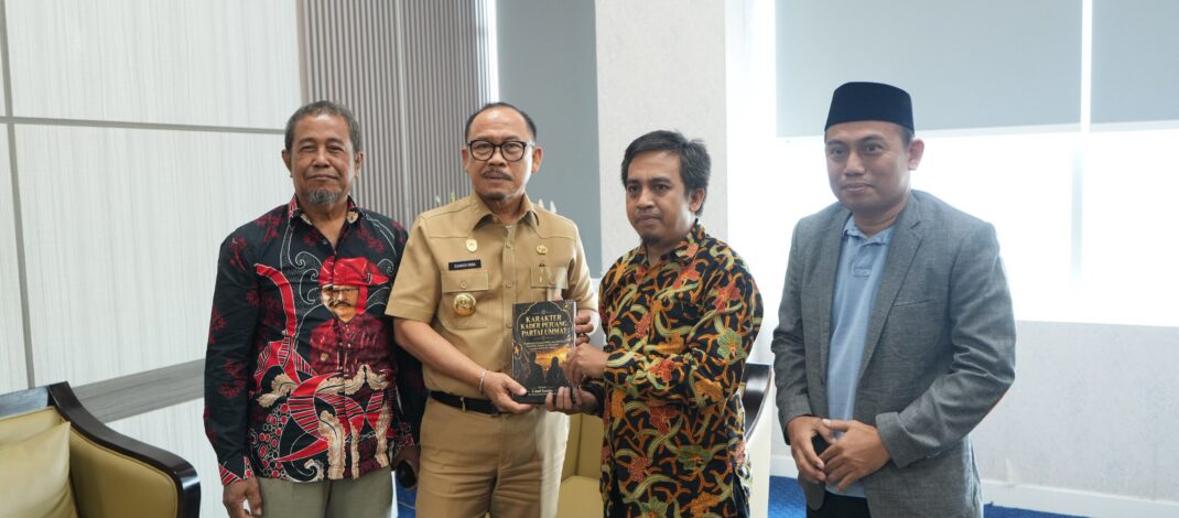 DPW PARTAI UMMAT SULBAR SILATURAHMI DENGAN GUBERNUR, TEGASKAN KOMITMEN BERSINERGI DENGAN PEMERINTAH PROVINSI